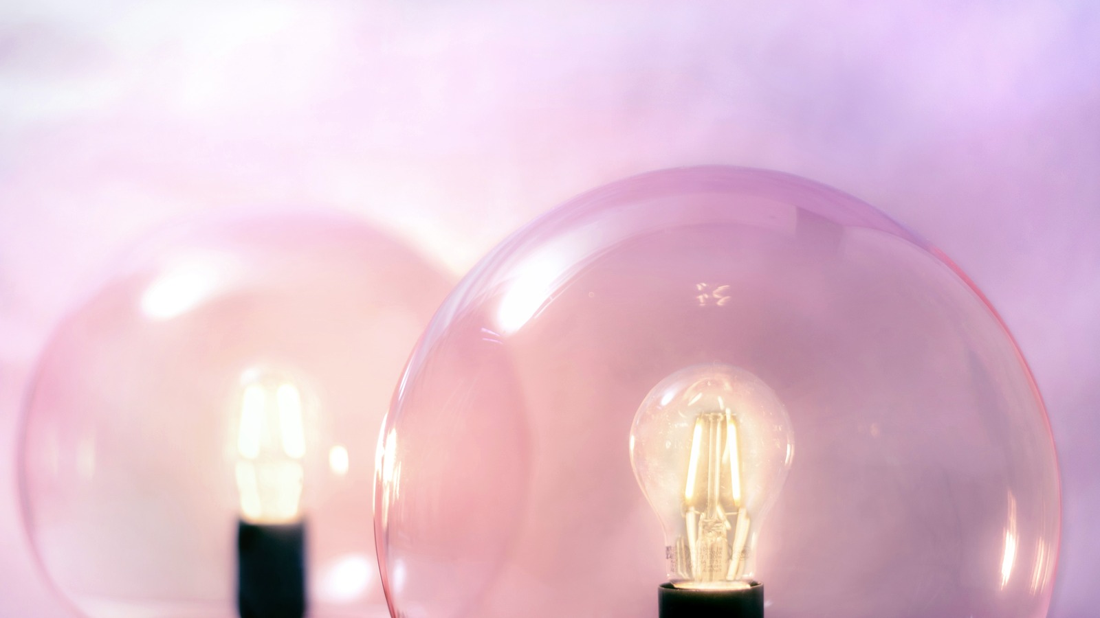 Bombillas con acabado suave en tonos claros